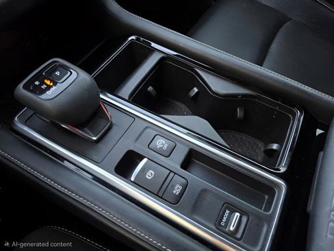 Certified 2022 Nissan Pathfinder SL FWD image 25