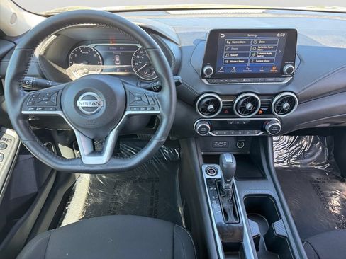 Used 2022 Nissan Sentra SV w/ All-Weather Package FWD image 11