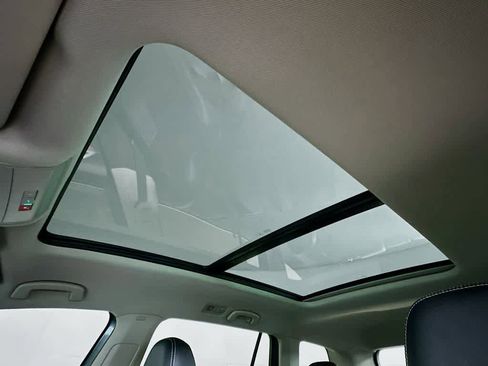 Used 2021 Volkswagen Atlas SE w/ Panoramic Sunroof Package image 31