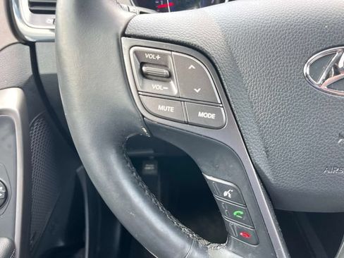 Used 2016 Hyundai Santa Fe Limited w/ Option Group 04 FWD image 29