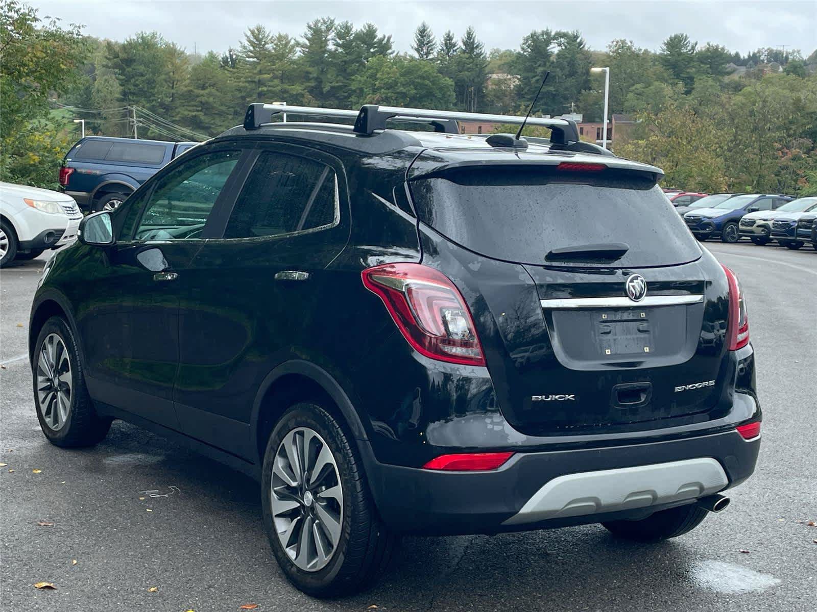 Used 2018 Buick Encore Essence FWD image 3