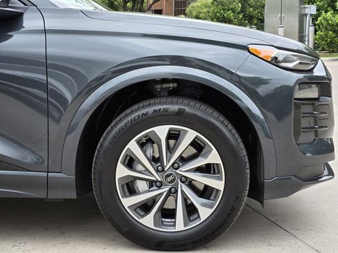 New 2027 Audi Q6 e-tron Premium image 13