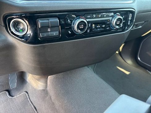 Used 2025 GMC Sierra 1500 SLT AWD/4WD image 22