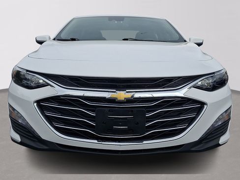 Used 2023 Chevrolet Malibu LT FWD image 2