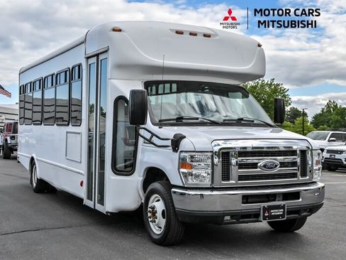 Used 2017 Ford E-450 and Econoline 450 Super Duty w/ Shuttle Bus Prep Package RWD image 1