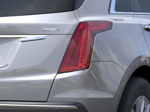 New 2026 Cadillac XT5 Luxury image 11