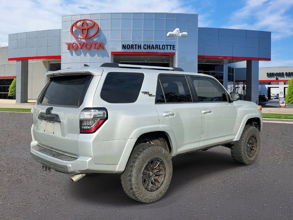 Used 2018 Toyota 4Runner TRD Off-Road Premium AWD/4WD image 7