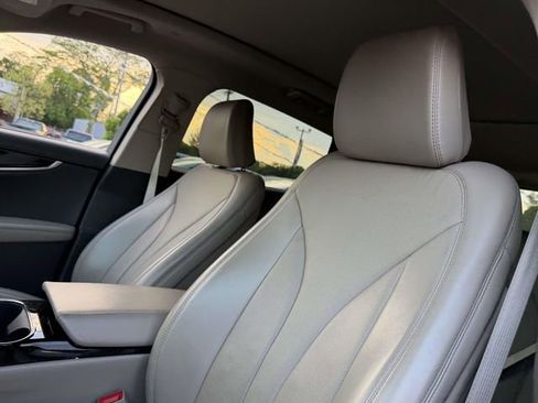 Used 2023 Lincoln Nautilus Reserve AWD/4WD image 9