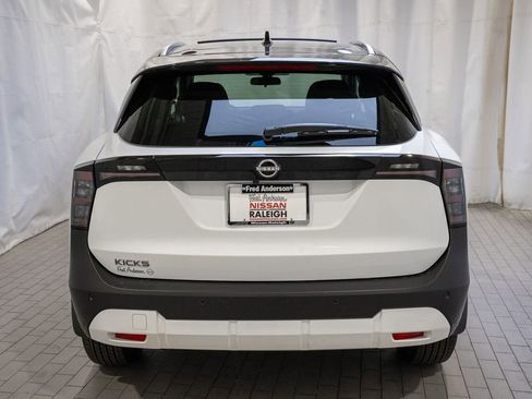 New 2026 Nissan Kicks SV w/ SV Premium Package image 5