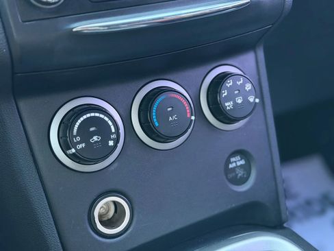 Used 2012 Nissan Rogue SV image 35