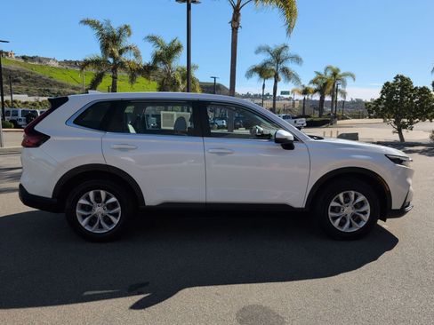Used 2023 Honda CR-V LX image 6