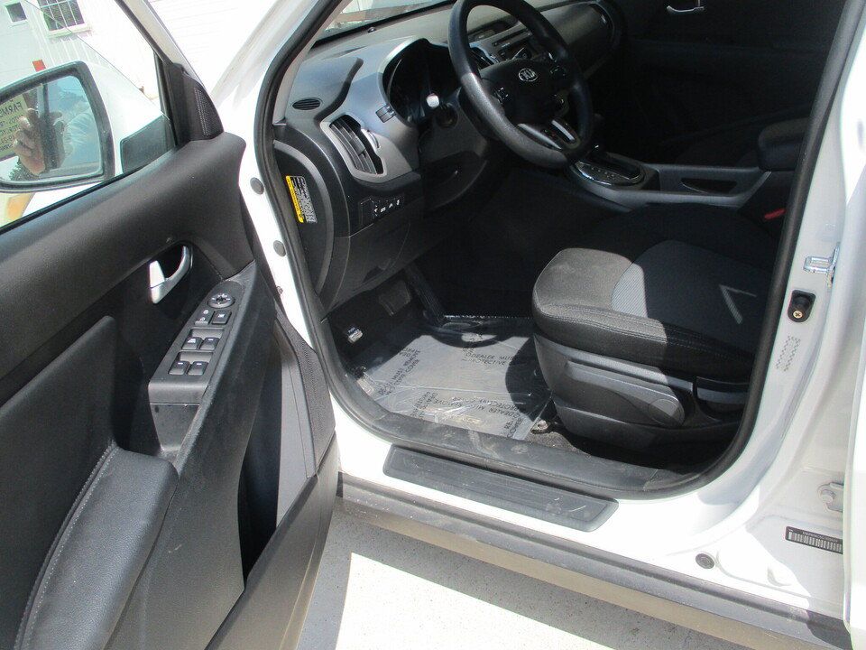 Used 2016 Kia Sportage LX FWD image 9