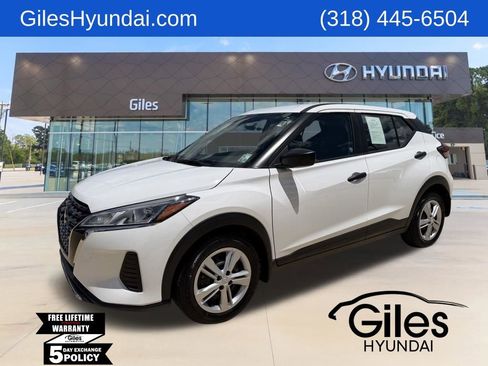 Used 2023 Nissan Kicks S FWD image 1