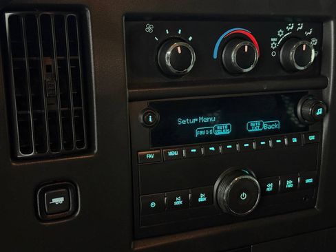 Used 2017 Chevrolet Express 2500 Extended RWD image 49