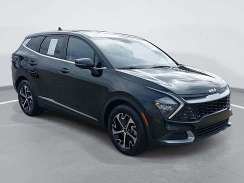 Used 2023 Kia Sportage EX image 3