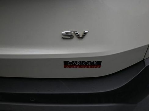 Used 2023 Nissan Rogue SV image 12