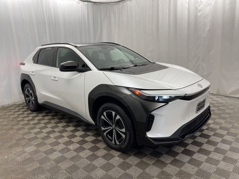 Used 2023 Toyota bZ4X XLE image 2