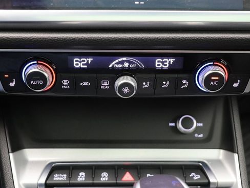 Used 2022 Audi Q3 2.0T Premium image 24