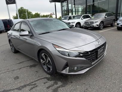 Used 2021 Hyundai Elantra SEL w/ Convenience + Premium Package