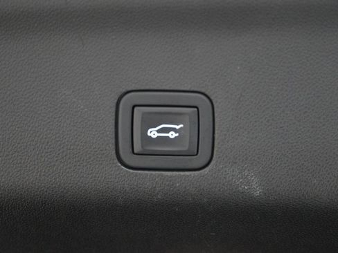 Used 2023 Chevrolet Tahoe Z71 w/ Luxury Package image 12