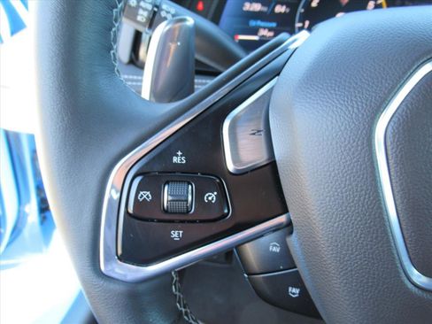 Used 2021 Chevrolet Corvette w/ 2LT image 16