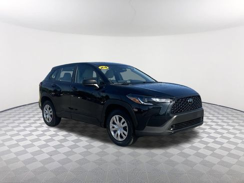 Used 2024 Toyota Corolla Cross L FWD image 3