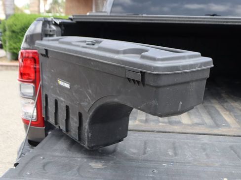 Used 2022 RAM 2500 Big Horn w/ Night Edition AWD/4WD image 11