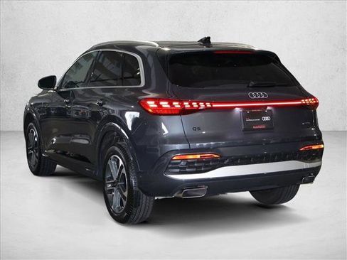 Used 2025 Audi Q5 Premium w/ Convenience Package AWD/4WD image 9