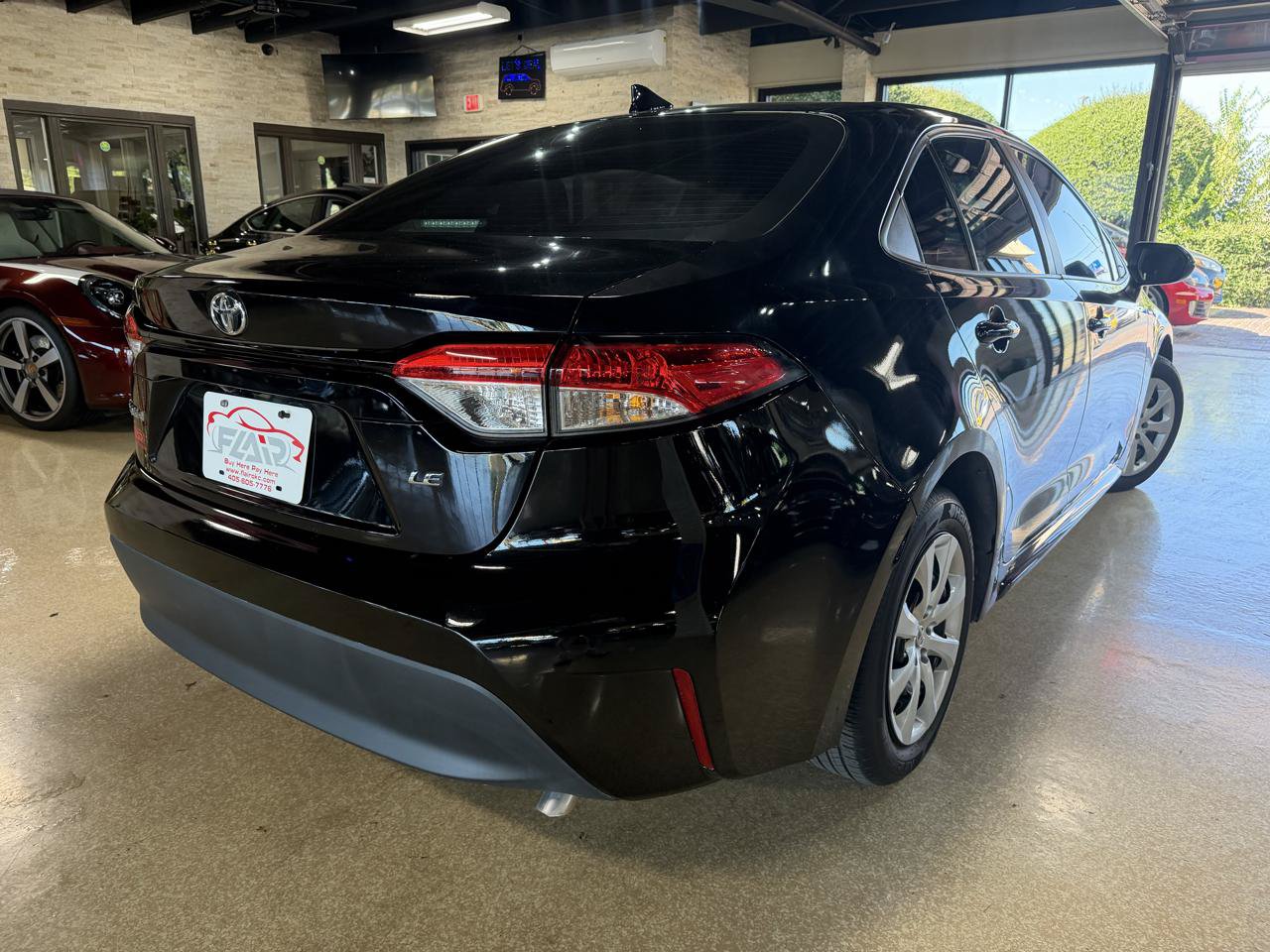 Used 2023 Toyota Corolla LE FWD image 5