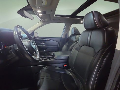 Used 2024 Honda Pilot Elite image 12