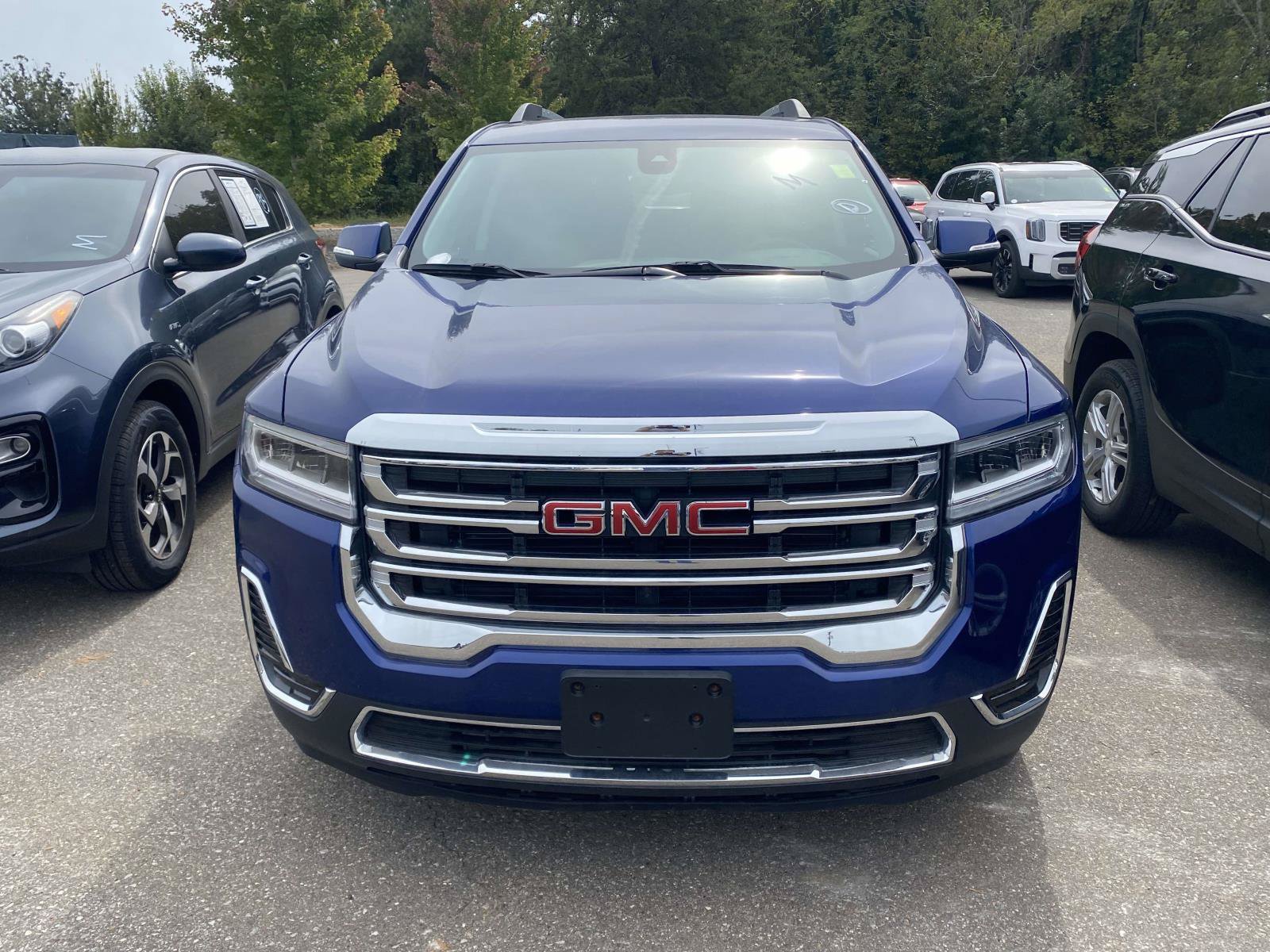 Used 2023 GMC Acadia SLE w/ Driver Convenience Package AWD/4WD image 2