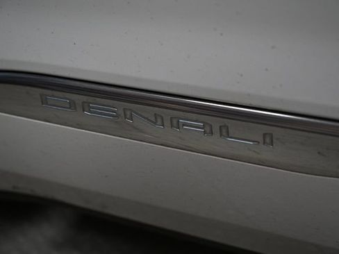 Used 2023 GMC Acadia Denali AWD/4WD image 13