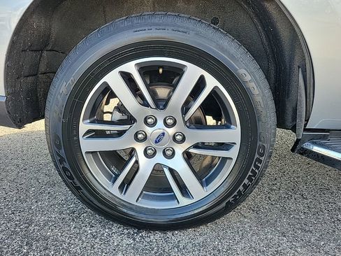 Used 2023 Ford Expedition Limited image 8