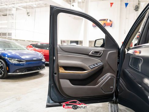 Used 2019 GMC Yukon Denali w/ Denali Ultimate Package image 44