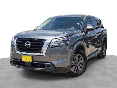 Used 2022 Nissan Pathfinder S FWD image 1