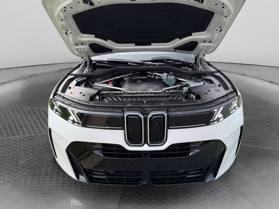 New 2027 BMW X5 xDrive40i w/ M Sport Professional Package AWD/4WD image 16