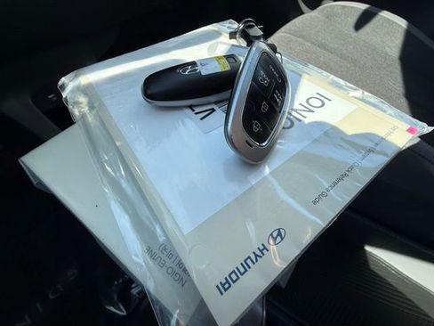 Used 2025 Hyundai Ioniq 5 SEL image 21
