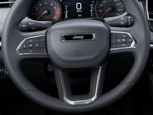 New 2025 Jeep Compass Latitude image 19