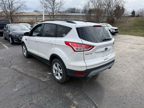 Used 2016 Ford Escape SE w/ Equipment Group 201A image 2