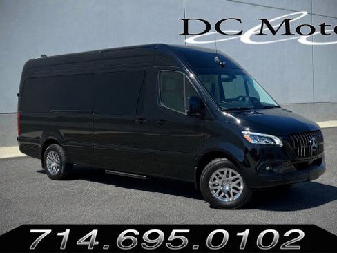 Used 2025 Mercedes-Benz Sprinter 2500 image 1