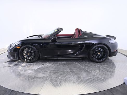 Used 2022 Porsche 718 Boxster Spyder image 2