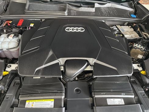 Used 2019 Audi Q8 Premium w/ Convenience Package image 39