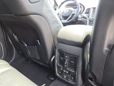 Used 2017 Jeep Grand Cherokee Summit AWD/4WD image 25