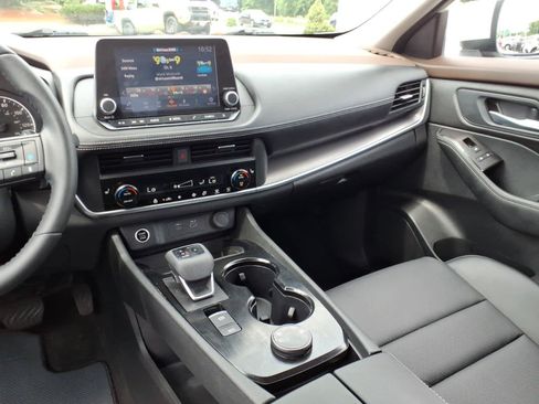 Used 2023 Nissan Rogue SV w/ SV Premium B Package AWD/4WD image 15