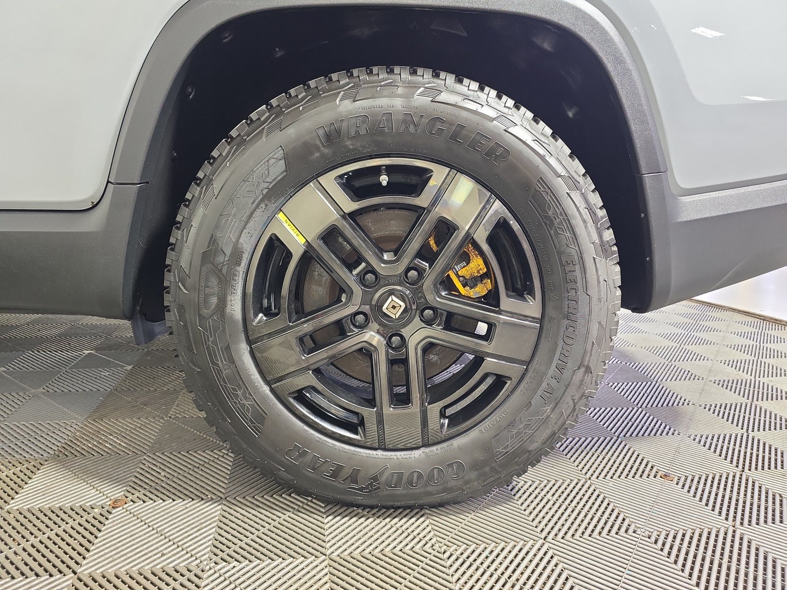 Used 2022 Rivian R1T Adventure AWD/4WD image 10