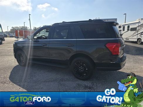 Used 2024 Ford Expedition XLT image 7