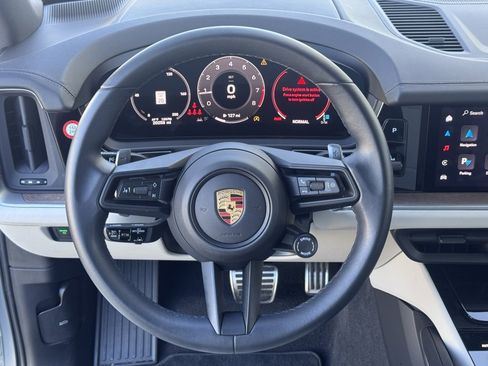 Used 2024 Porsche Cayenne S image 22
