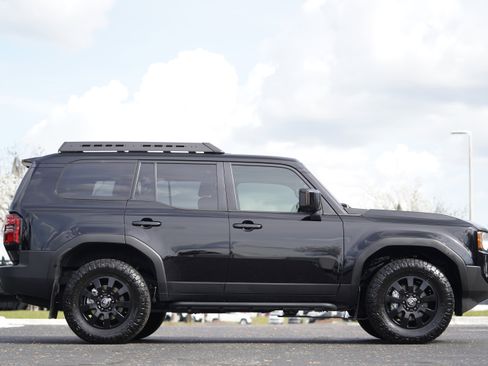 Used 2024 Toyota Land Cruiser image 7