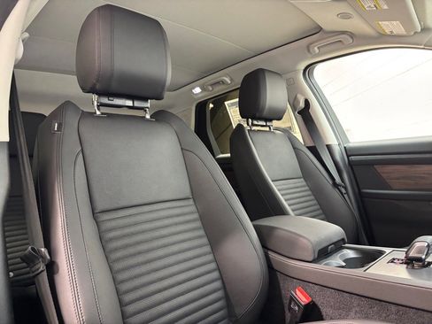 New 2025 Land Rover Discovery Sport S image 28