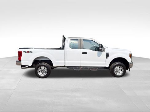 Used 2018 Ford F250 XL w/ Power Equipment Group AWD/4WD image 2